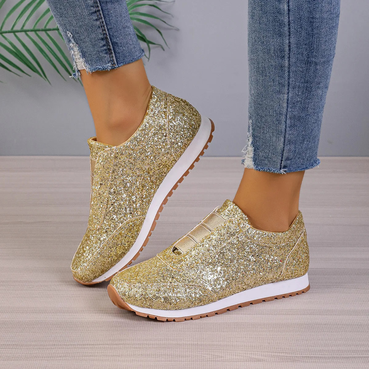 Nuria Star Sneakers - Fresh and Comfortable