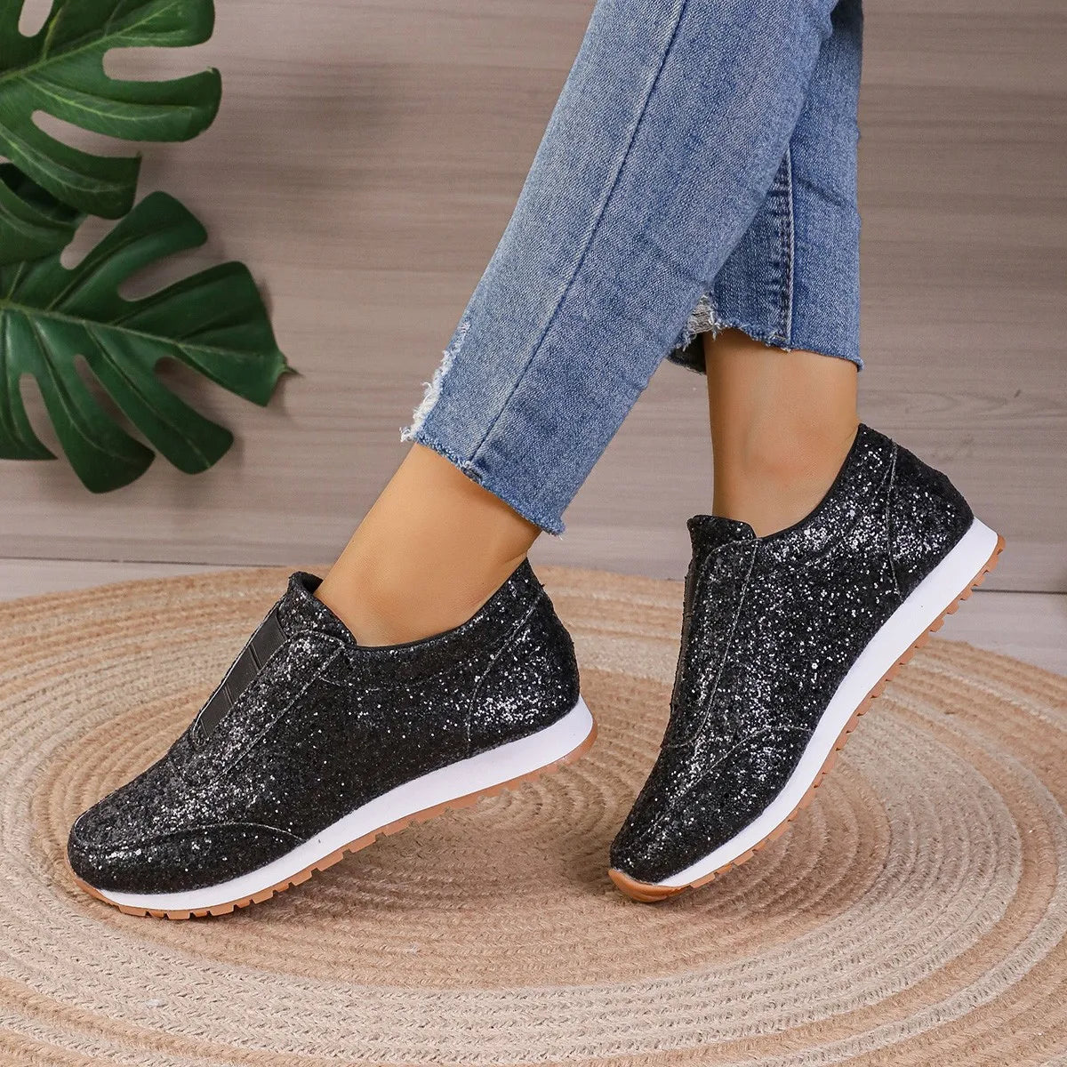 Nuria Star Sneakers - Fresh and Comfortable