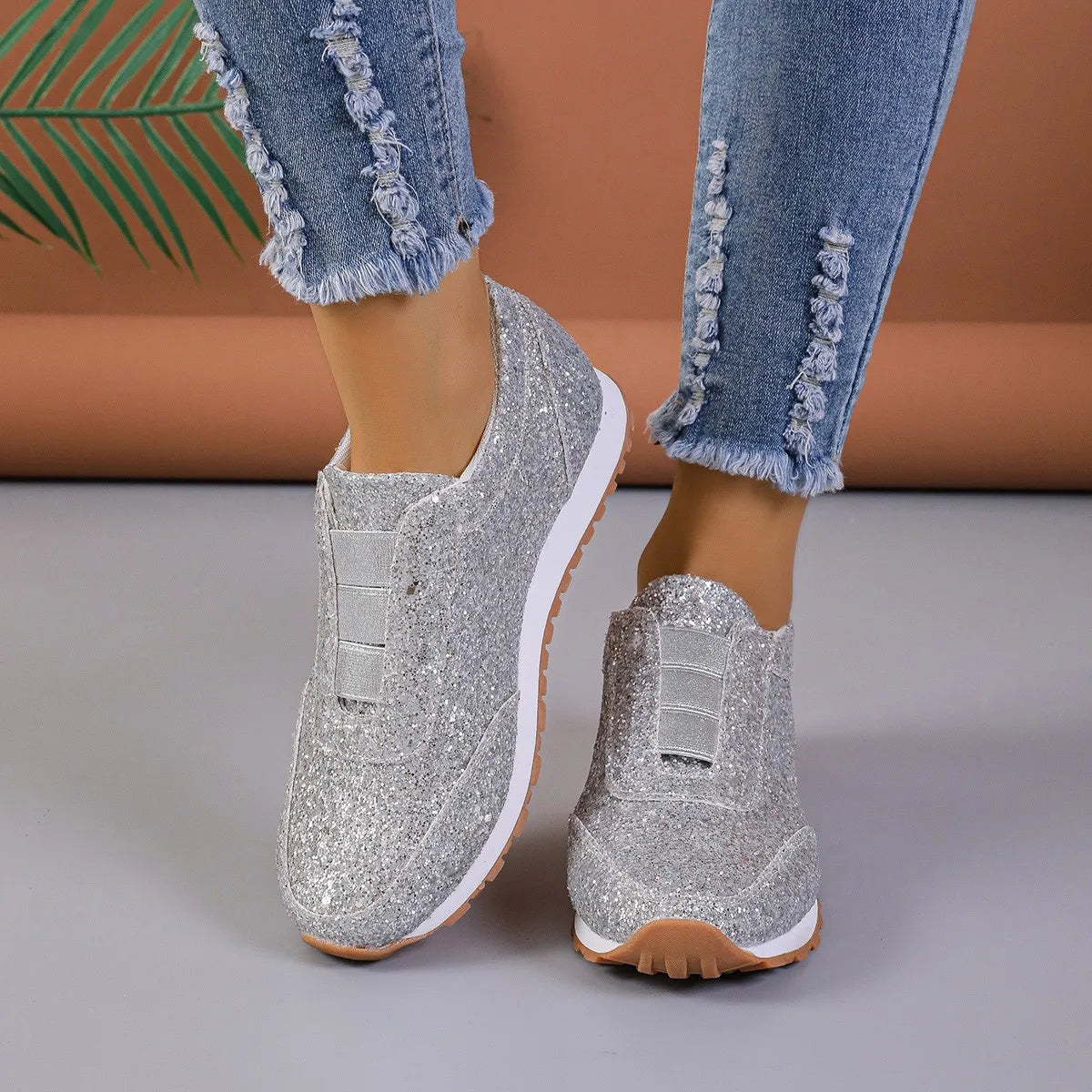 Nuria Star Sneakers - Fresh and Comfortable