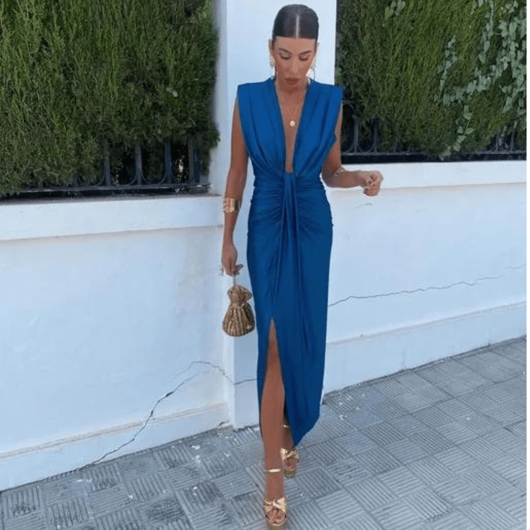 Isabelle | Dress with Deep V-Neck