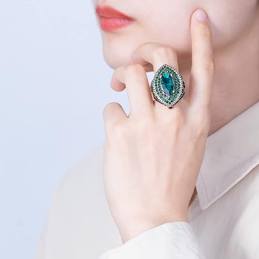 Emerald Regent Ring