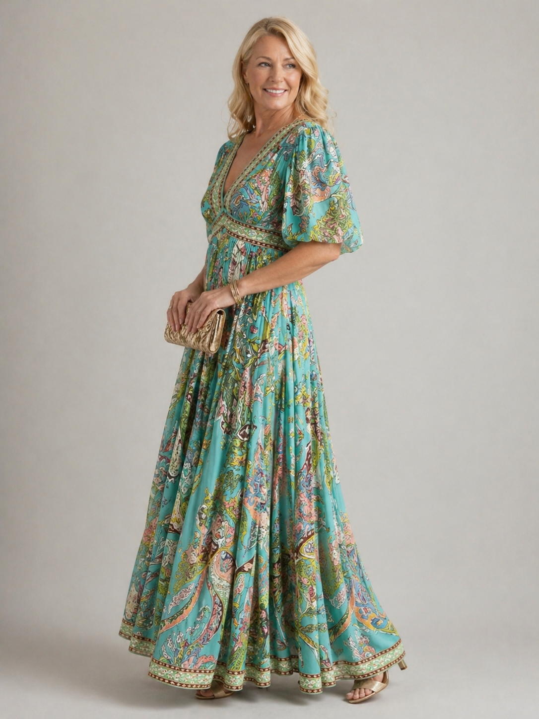 Amelia™ | Airy maxi dress with puff sleeves and V-neck