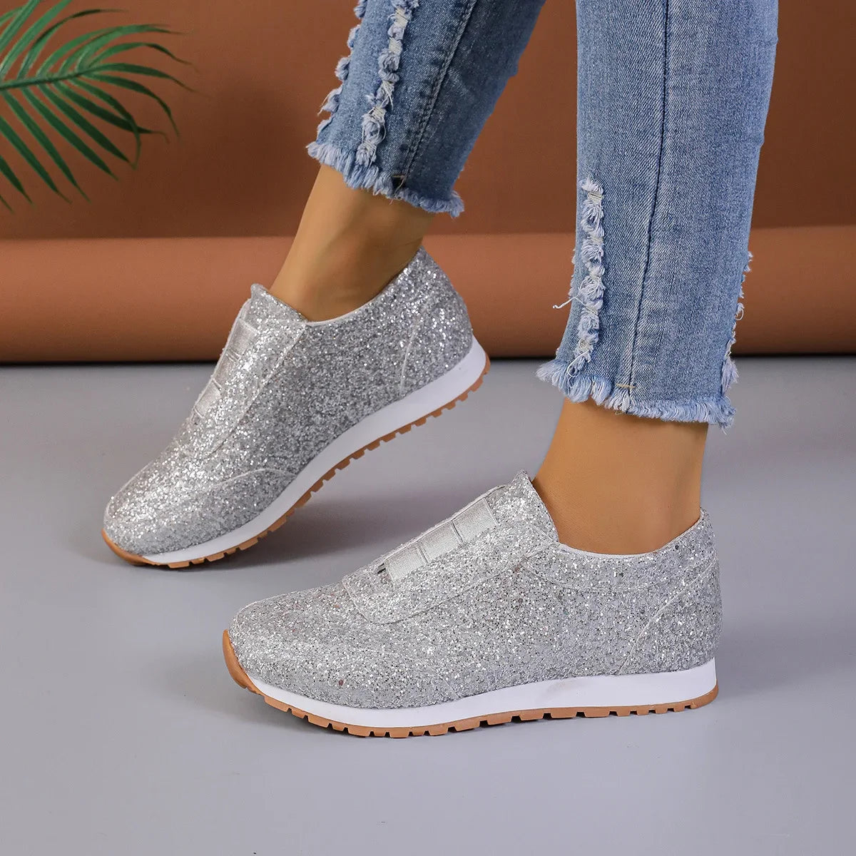 Nuria Star Sneakers - Fresh and Comfortable