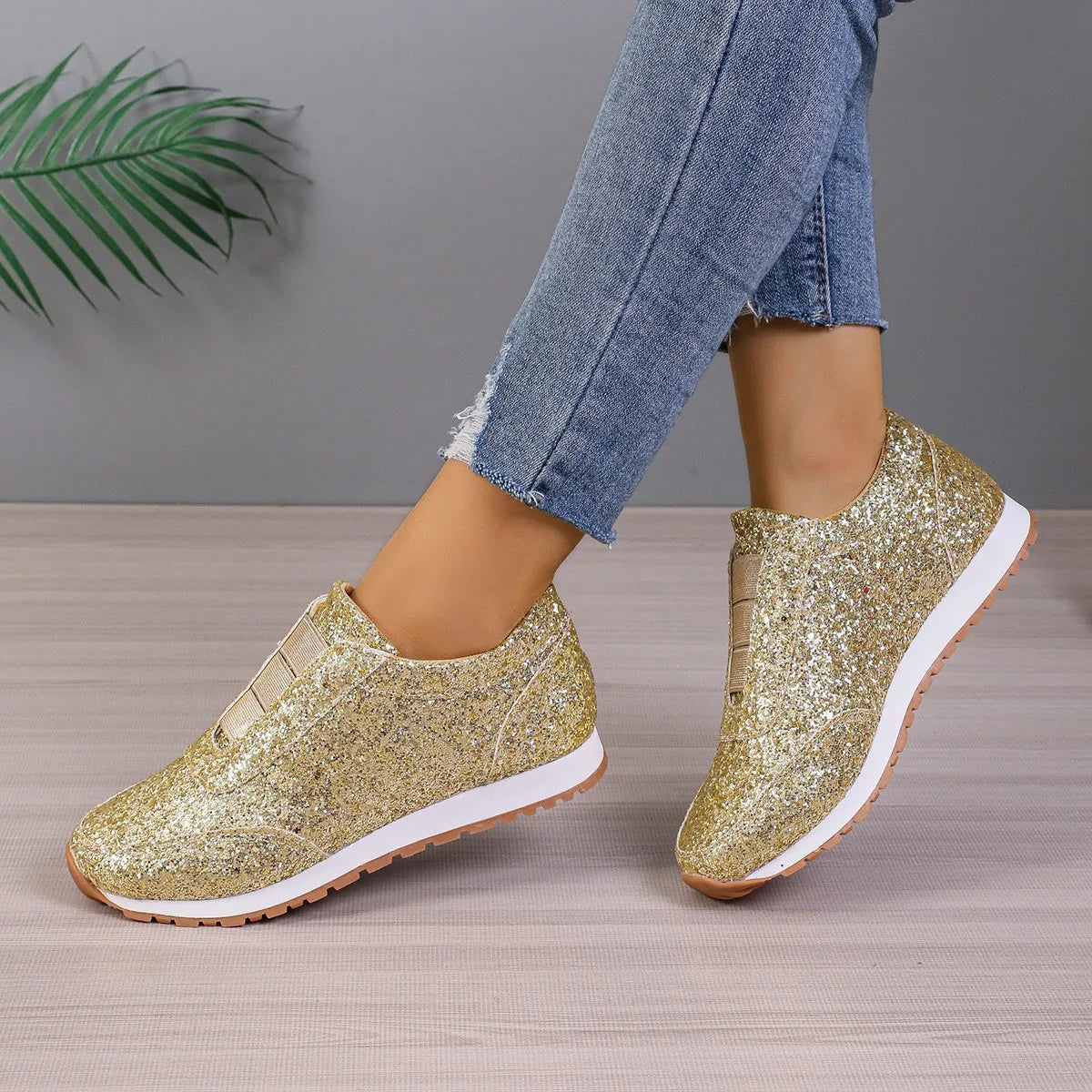 Nuria Star Sneakers - Fresh and Comfortable