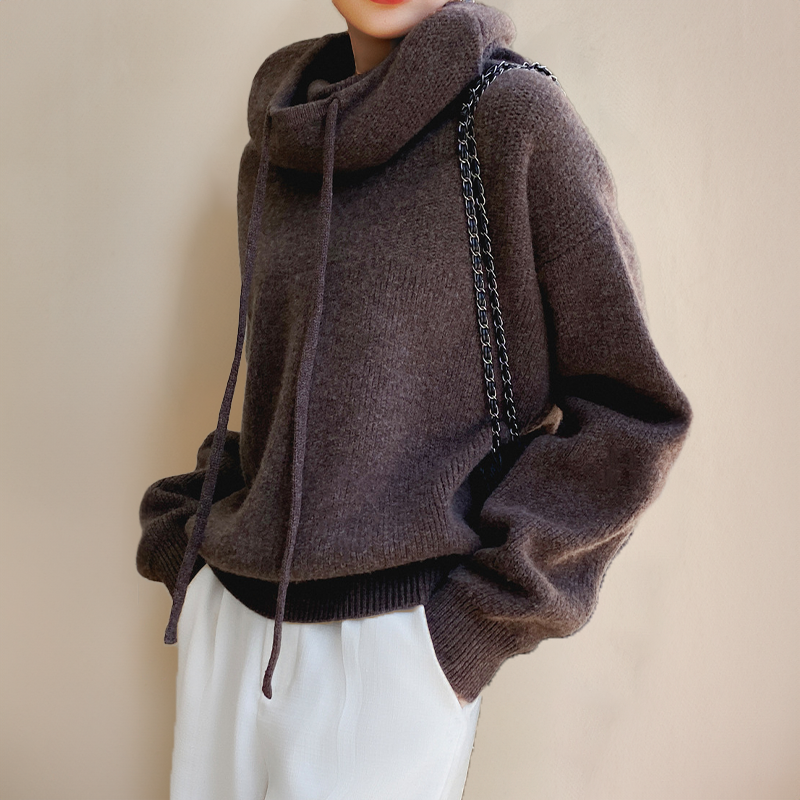 Hannah | Elegant High-Neck Pullover
