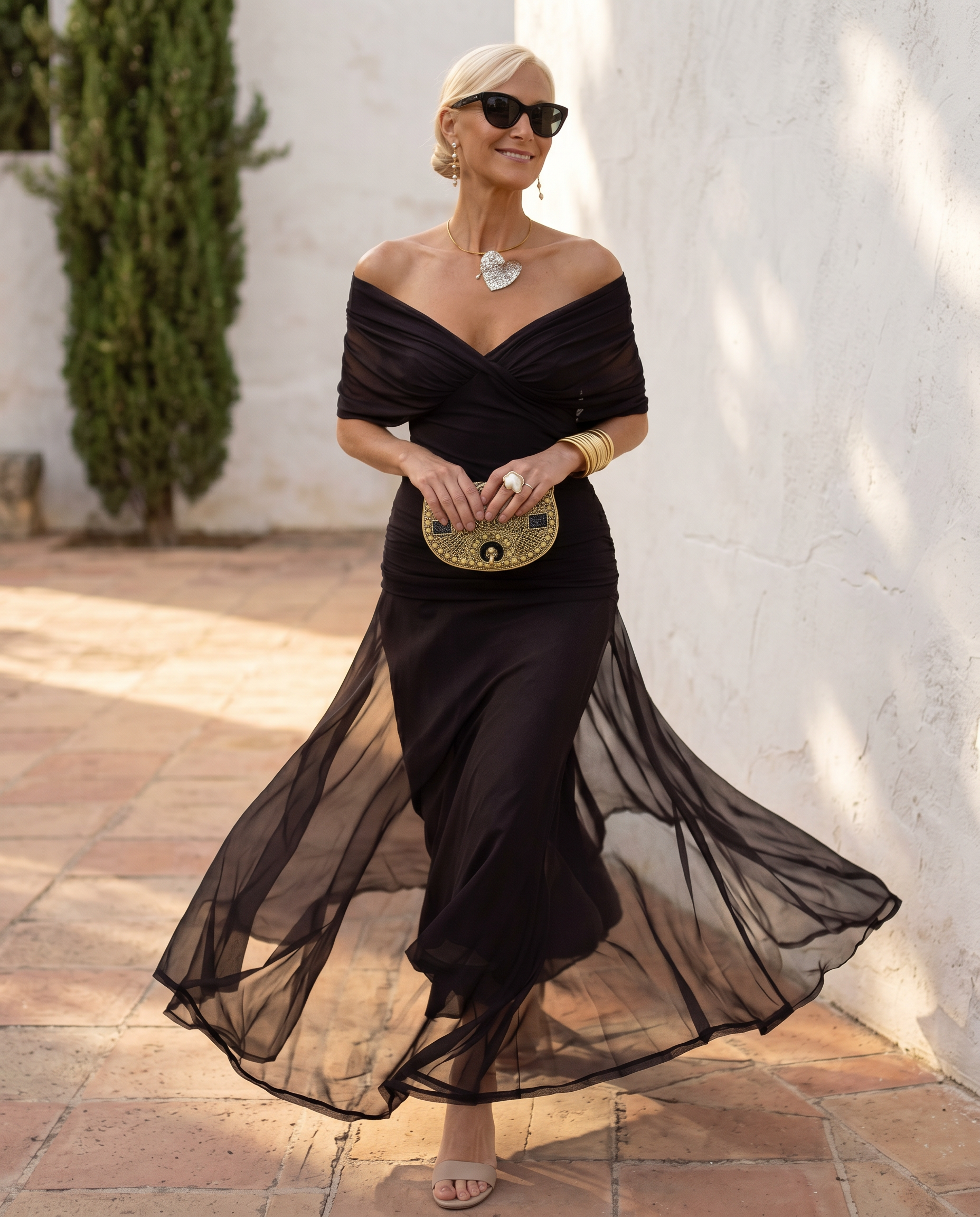 Elegant maxi dress for party with sweetheart neckline