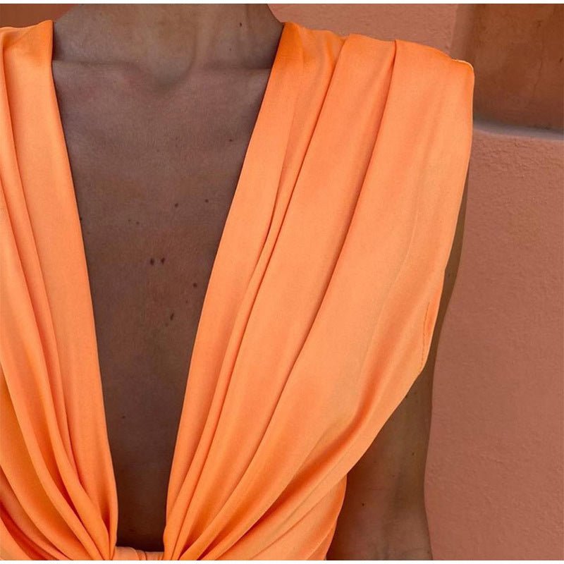 Isabelle | Dress with Deep V-Neck